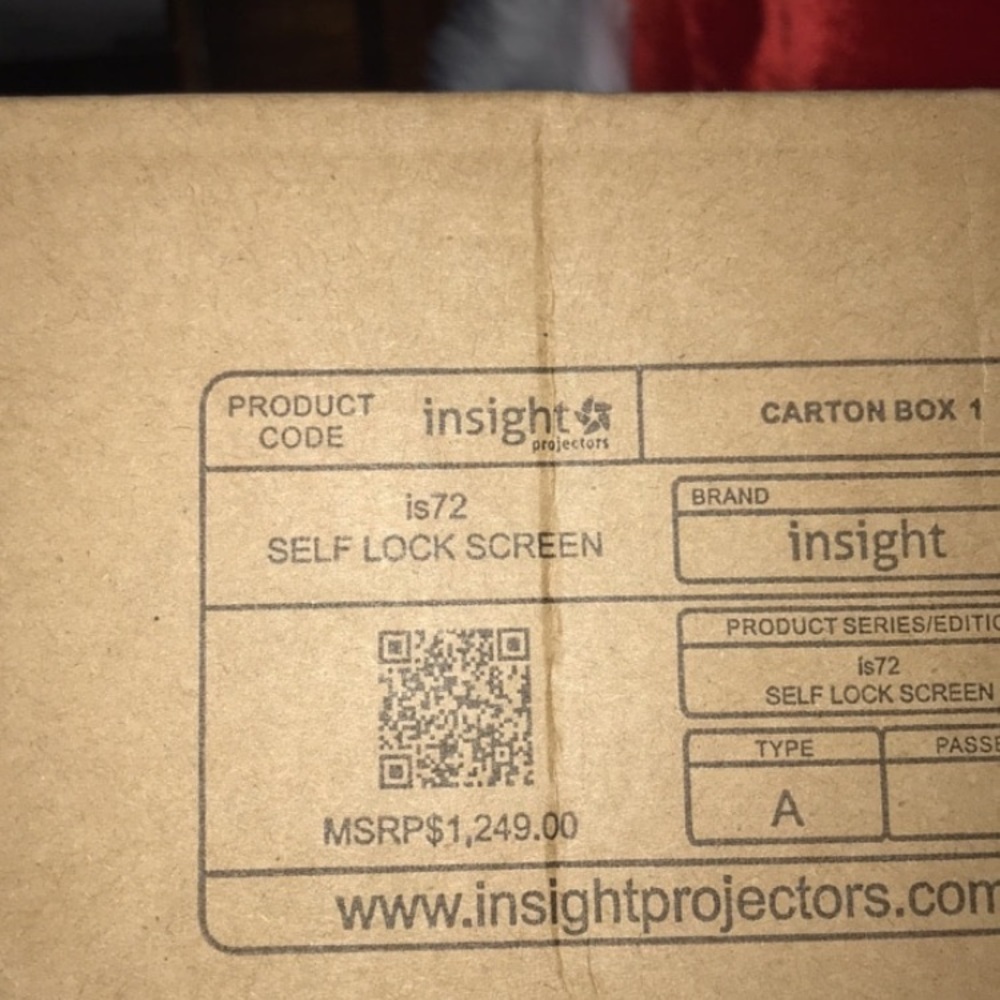 Insight 72” Manual Projector Screen - Picture 7 of 8